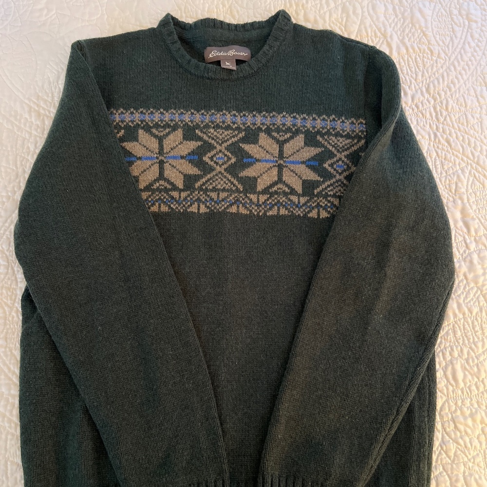 Men’s Eddie Bauer winter sweater.